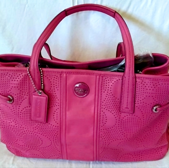 Coach, NWOT, Signature Stripe Perforated Carryall, Watermelon Pink 🍉 - Picture 2 of 12